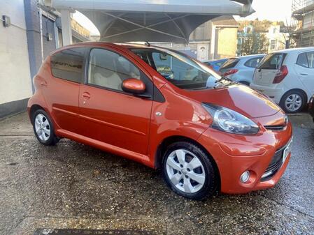 TOYOTA AYGO 1.0 VVT-i Fire