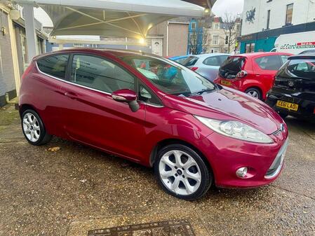 FORD FIESTA 1.4 Titanium 