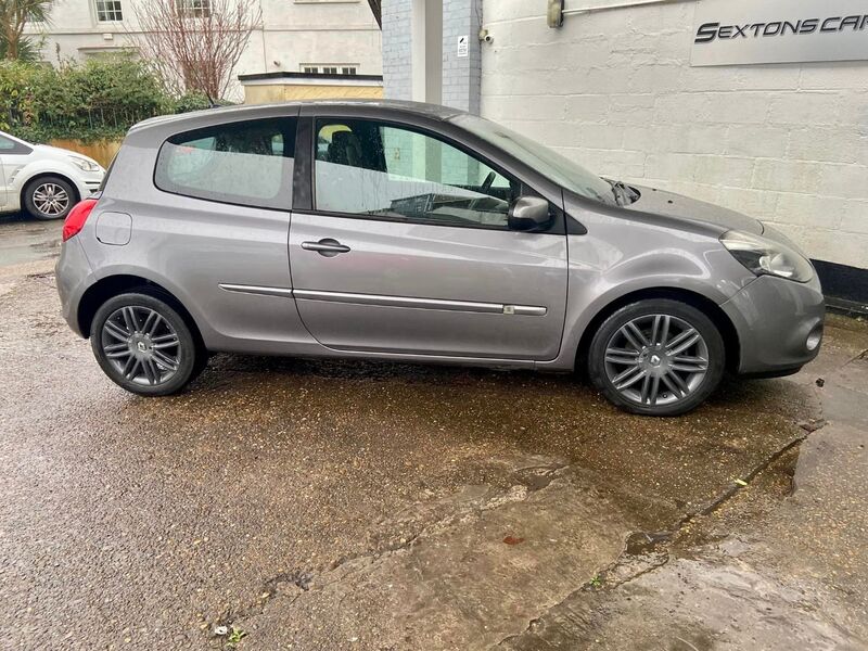 RENAULT CLIO