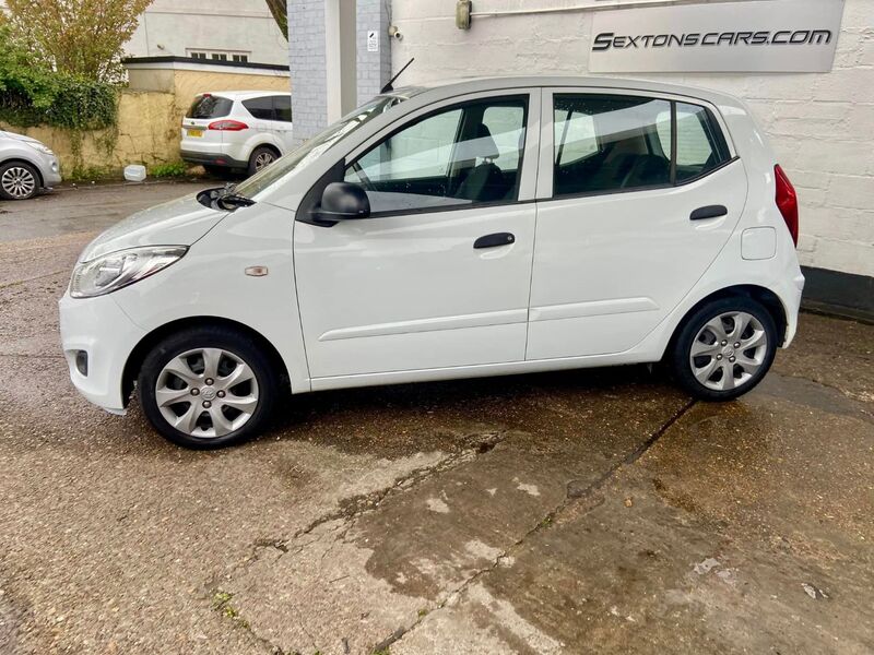 HYUNDAI I10