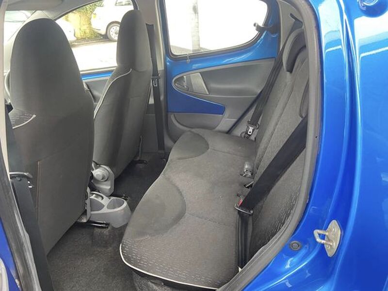 PEUGEOT 107