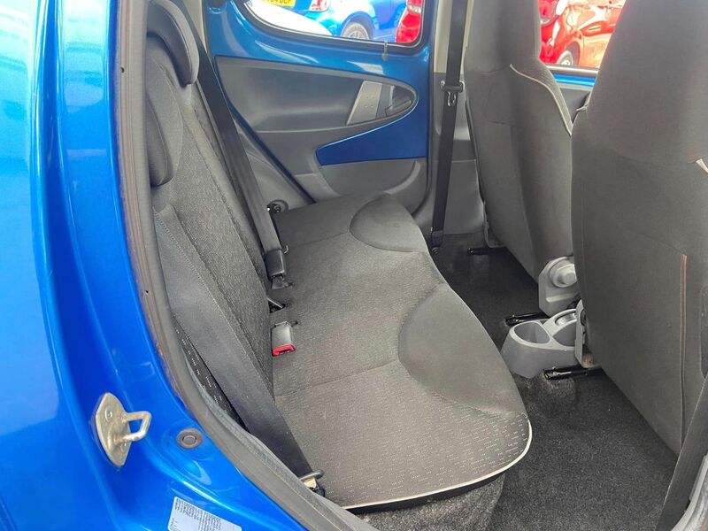 PEUGEOT 107