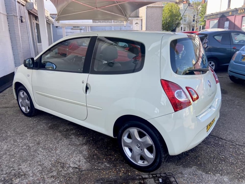 RENAULT TWINGO