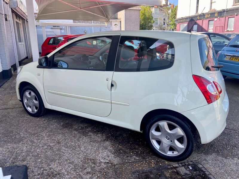 RENAULT TWINGO