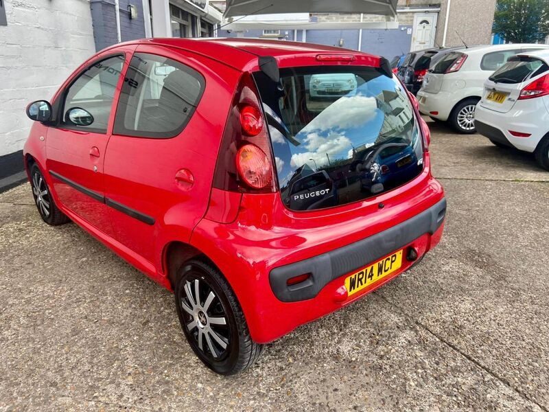 PEUGEOT 107