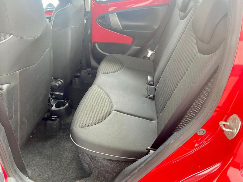 PEUGEOT 107