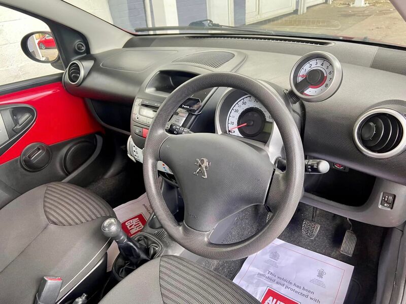 PEUGEOT 107