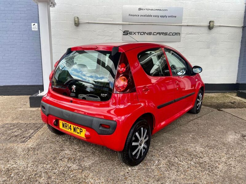 PEUGEOT 107