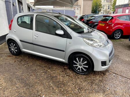 PEUGEOT 107 URBAN