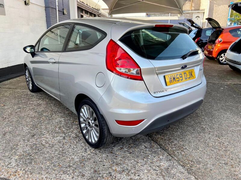 FORD FIESTA