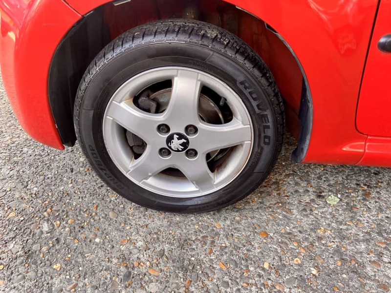 PEUGEOT 107