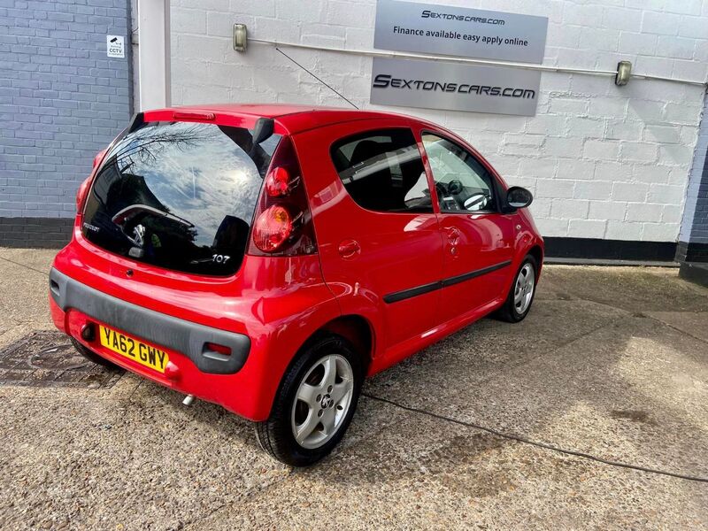 PEUGEOT 107