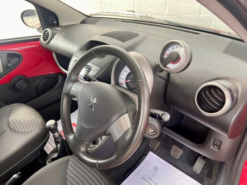 PEUGEOT 107