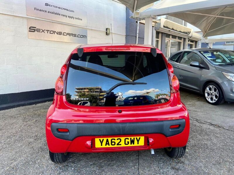 PEUGEOT 107