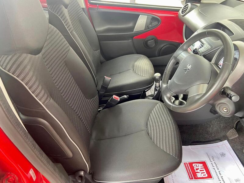 PEUGEOT 107