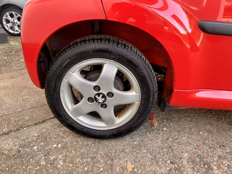 PEUGEOT 107