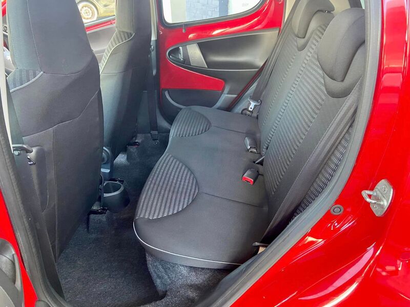 PEUGEOT 107