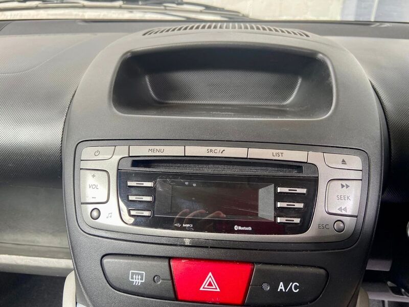 PEUGEOT 107